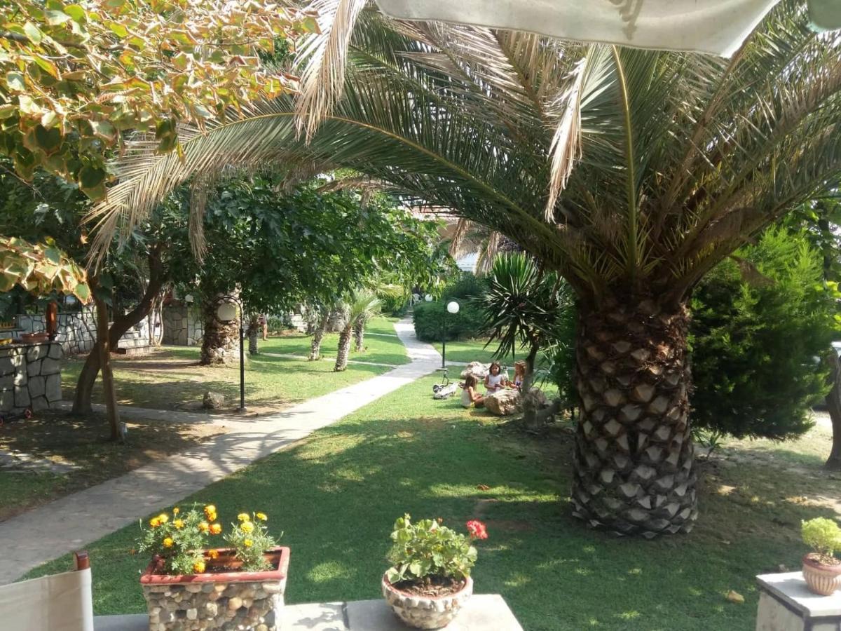 Georgia'S House Villa Nikíti Kültér fotó